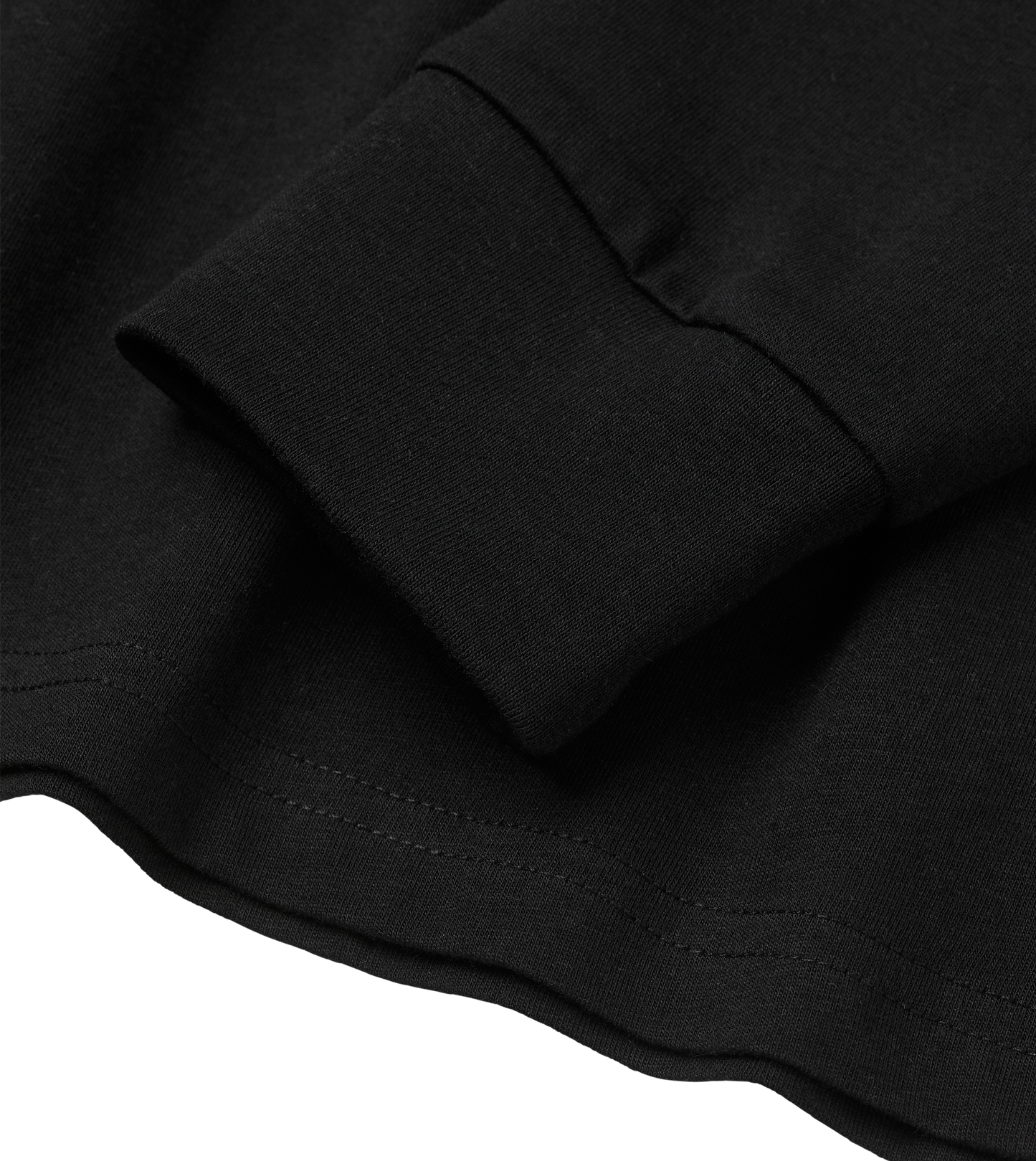 Black-on-black longsleeve med logga fram